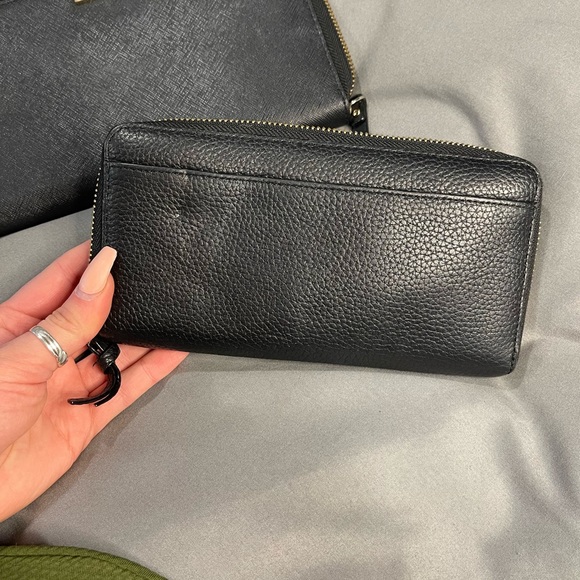 2 Kate Spade Wallets - Picture 3 of 8